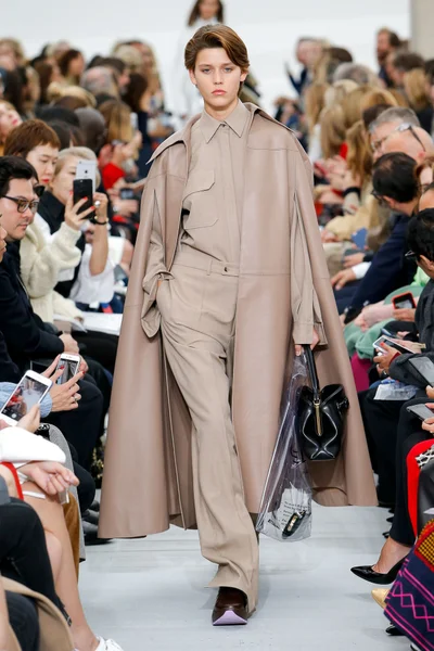 Look 30